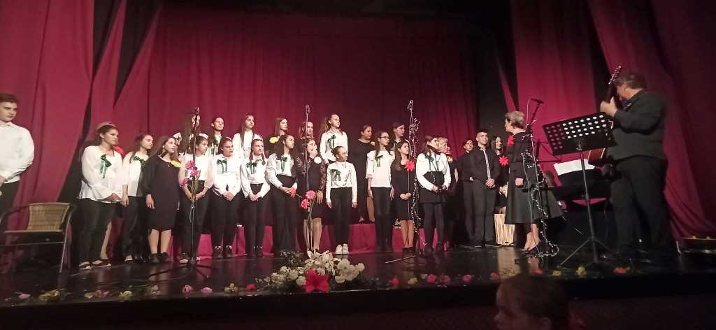 Izvornik koncert Hor OMS Vojin Komadina