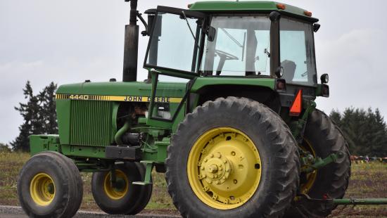 Traktor b.s